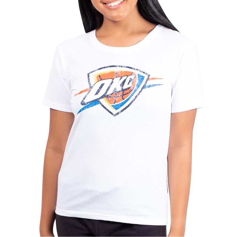 OKC Ultra Game NBA Soft Vintage Distressed Graphics Women’s Tee Size M